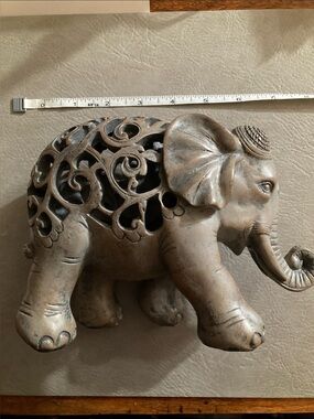 💎 [10/$10] Decorative Carved Elephant Wall Accent in Aged Bronze
